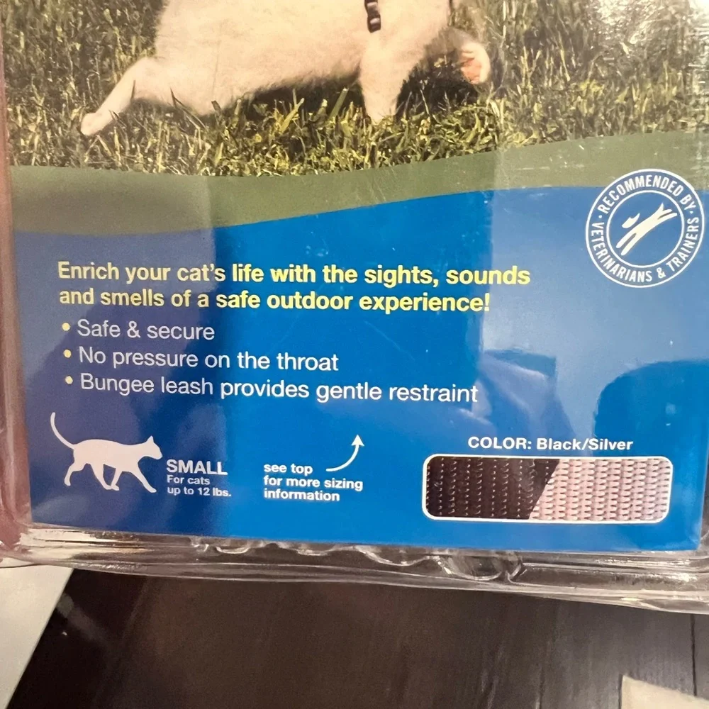 Lot of 2: Treat launcher & Cat Harness leash Sz. S *MSRP: $34+tax retail